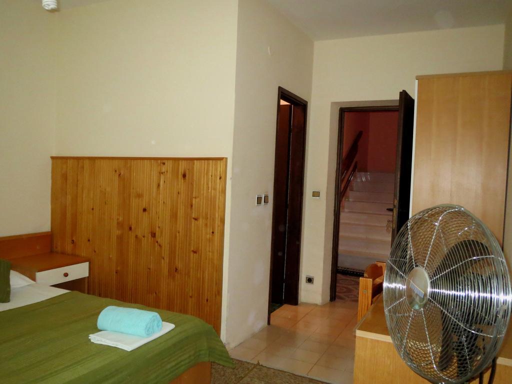 Guesthouse Lucic Orebic Exterior photo